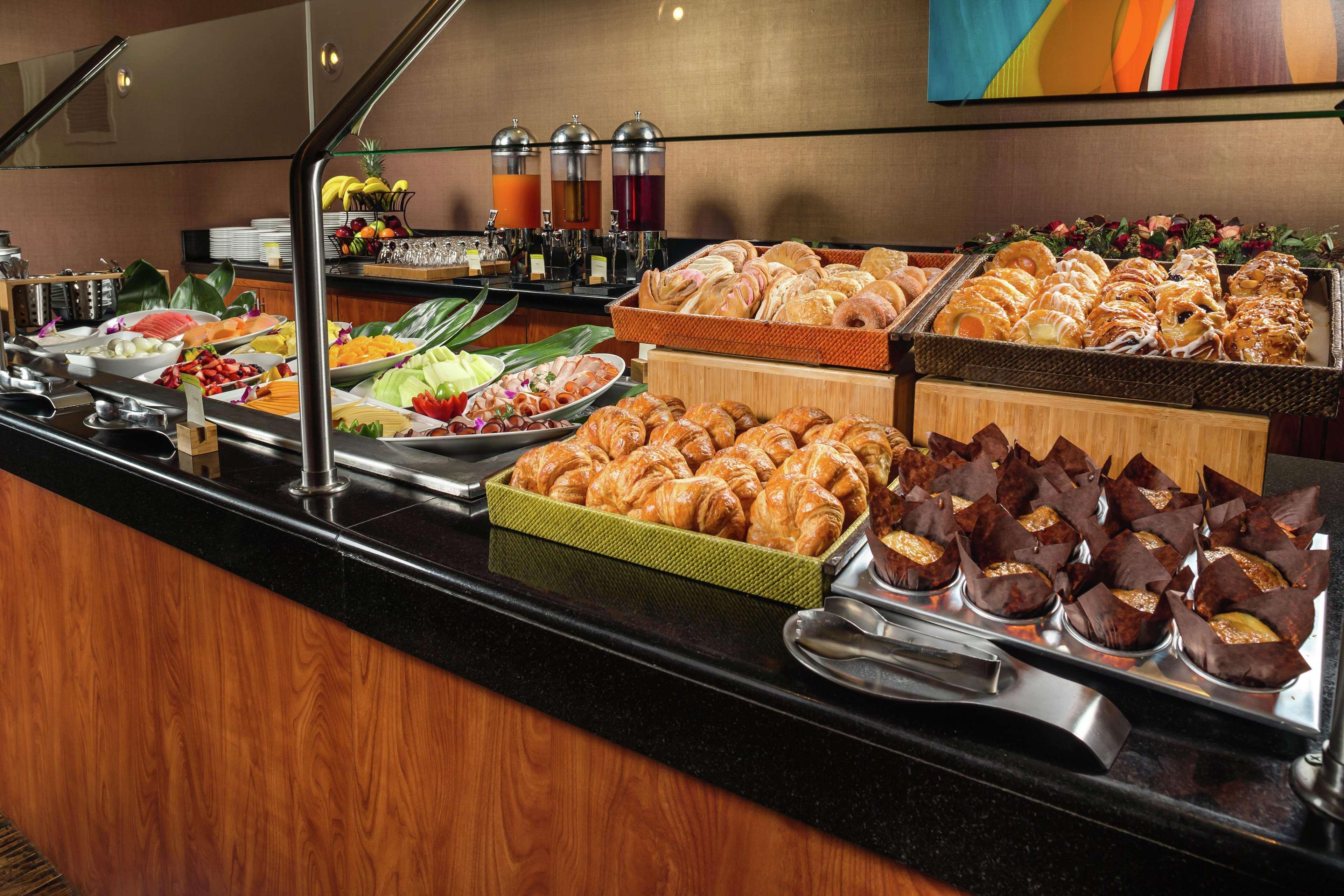 Hotel Doubletree By Hilton Carson Extérieur photo