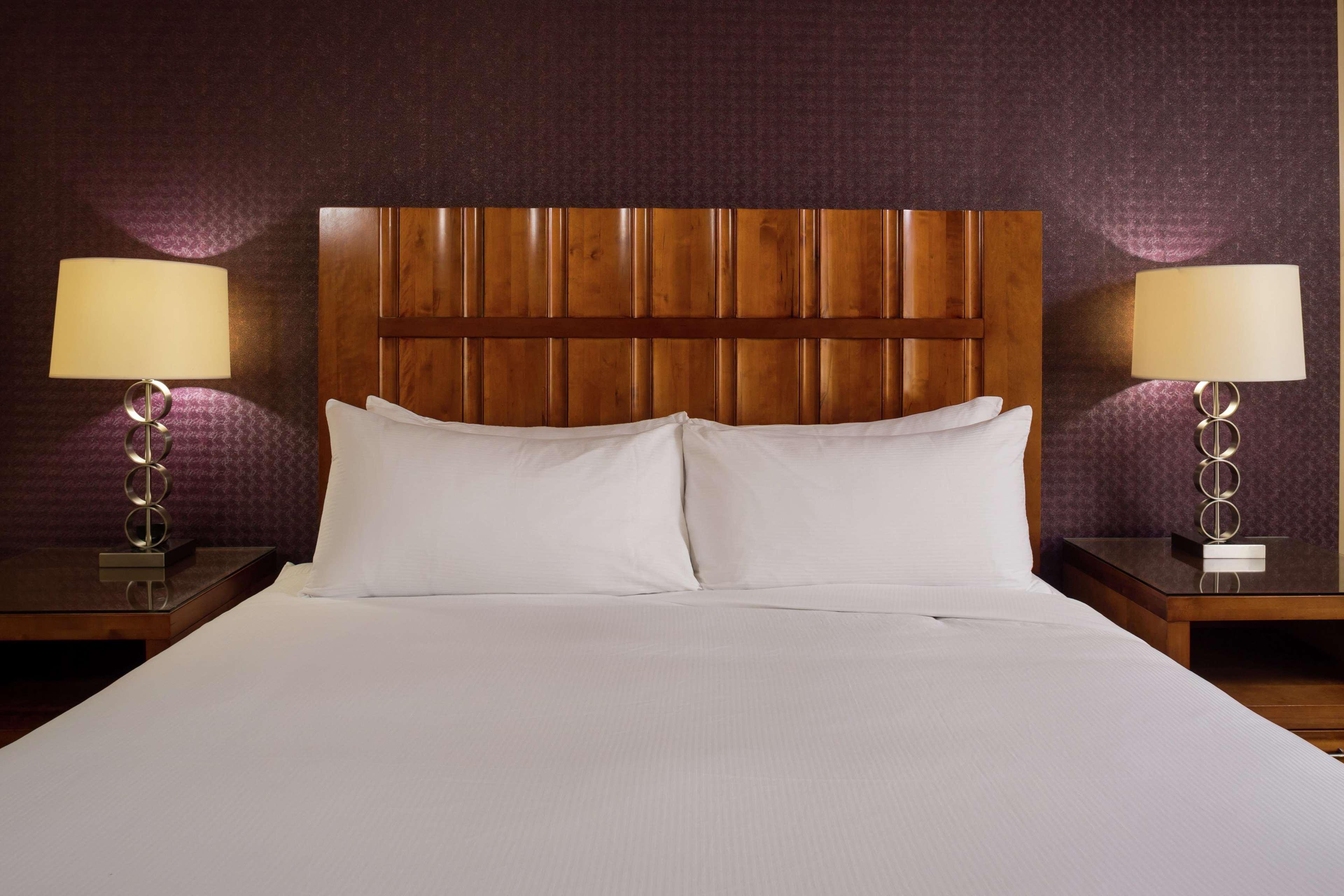 Hotel Doubletree By Hilton Carson Extérieur photo
