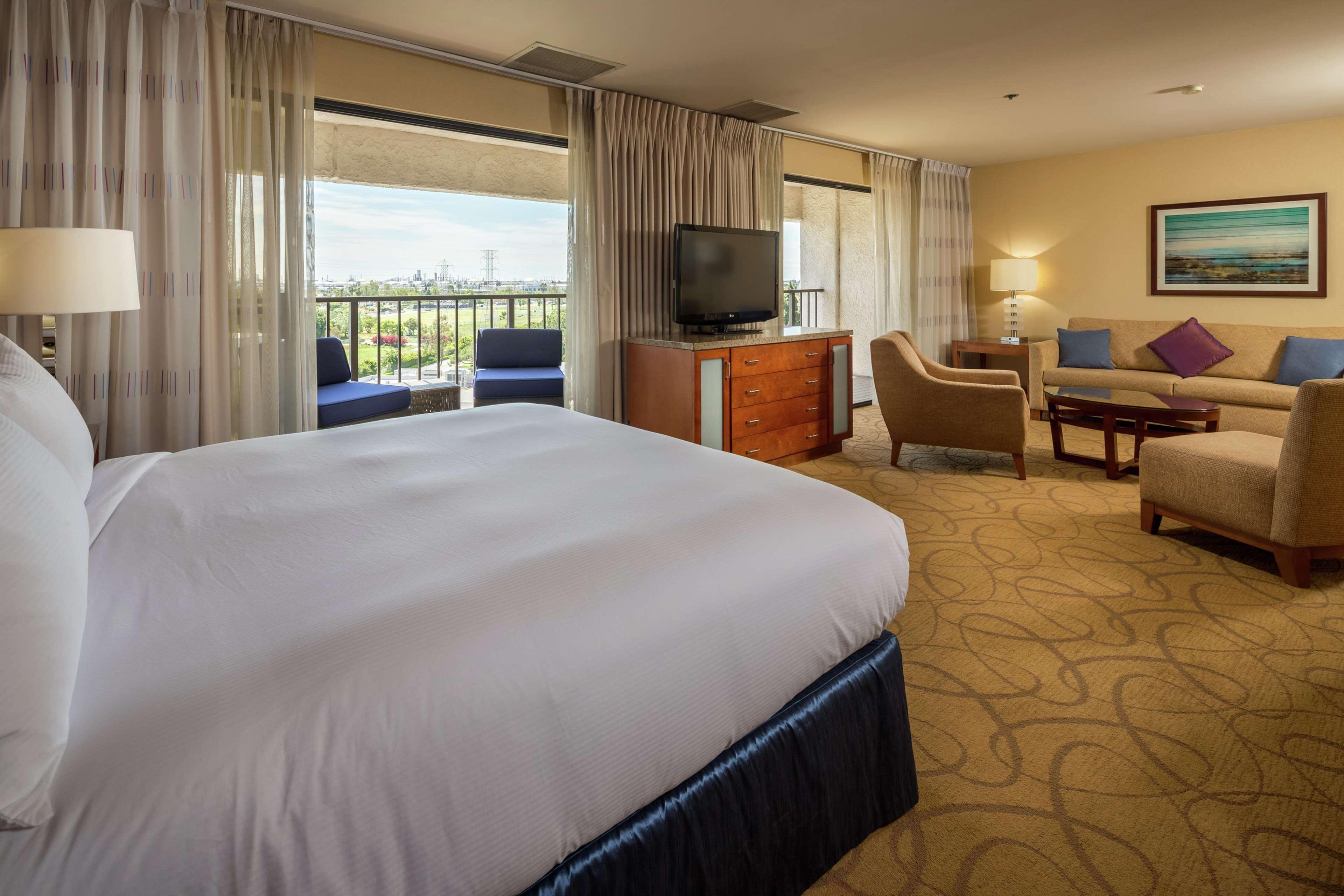 Hotel Doubletree By Hilton Carson Extérieur photo