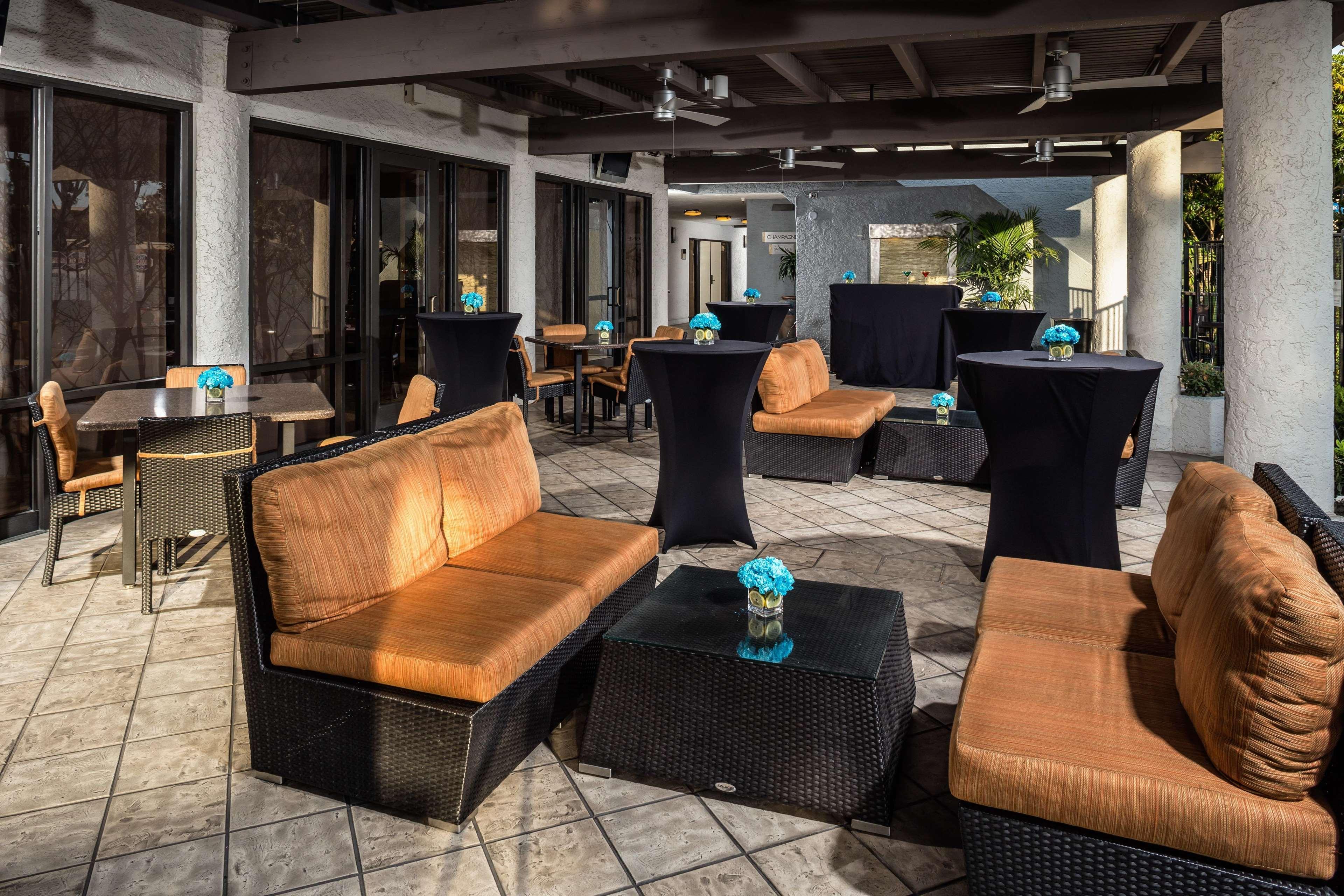 Hotel Doubletree By Hilton Carson Extérieur photo