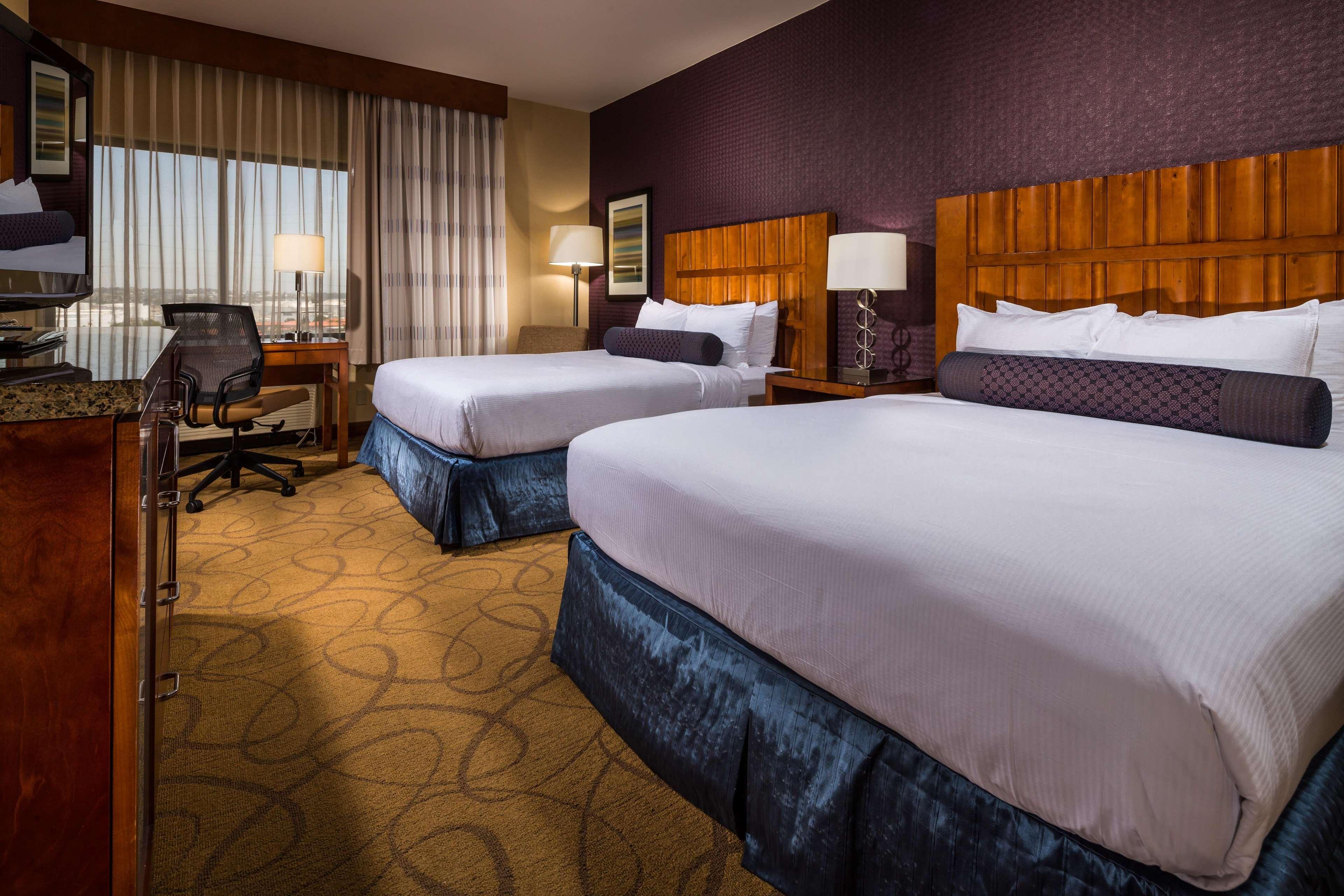 Hotel Doubletree By Hilton Carson Extérieur photo