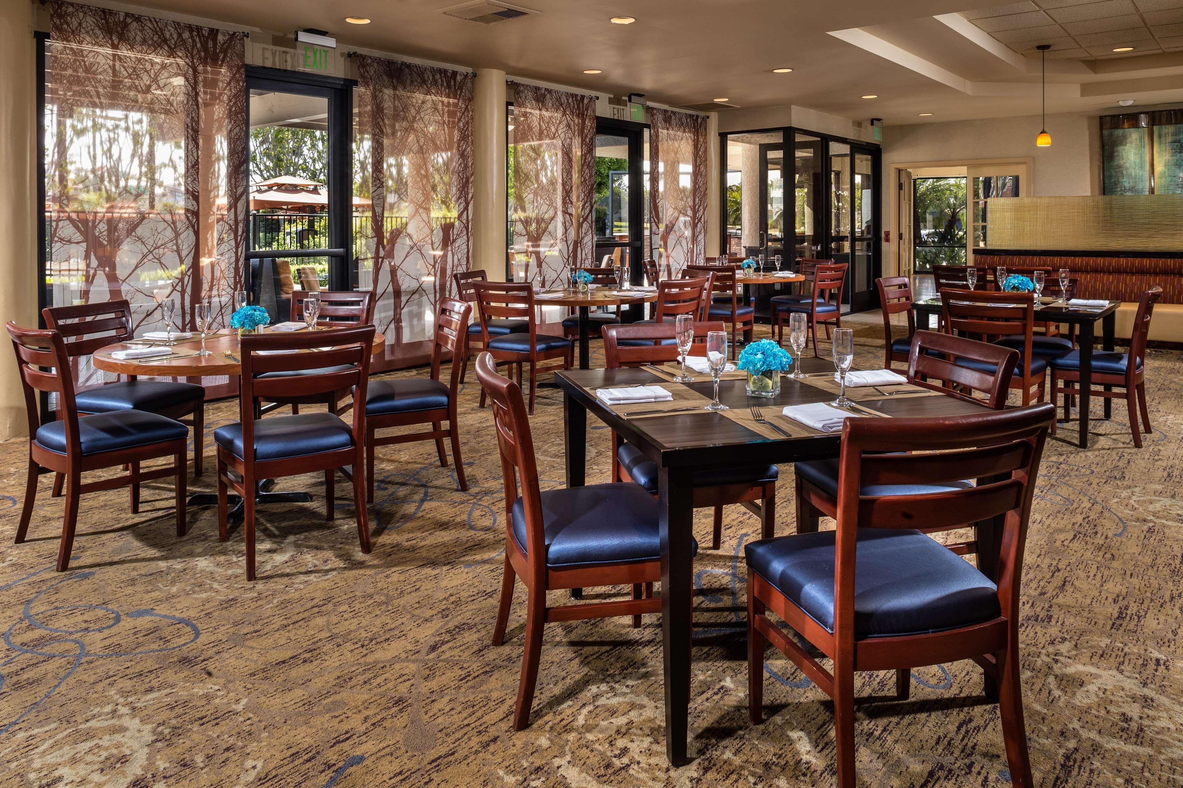 Hotel Doubletree By Hilton Carson Extérieur photo