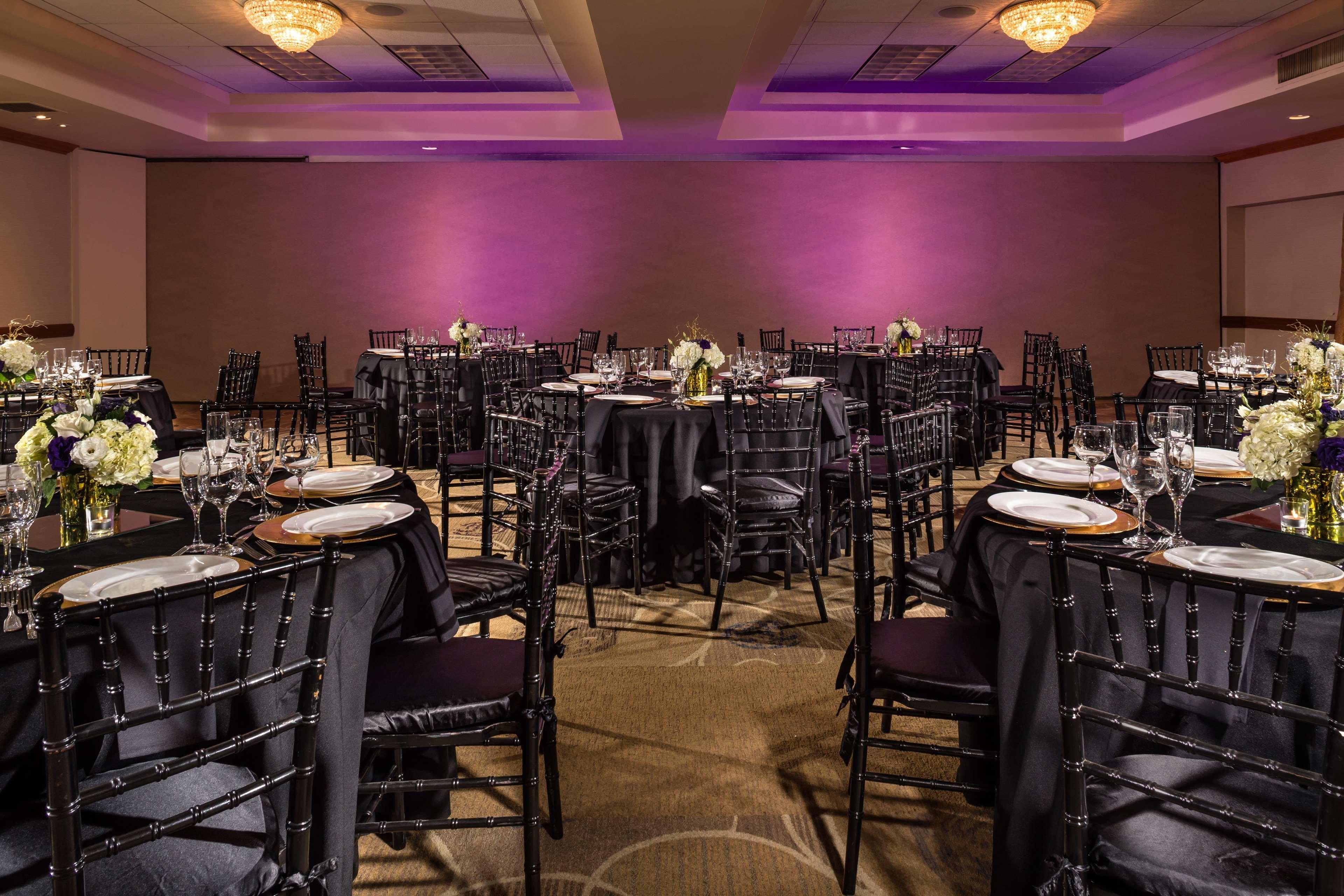 Hotel Doubletree By Hilton Carson Extérieur photo