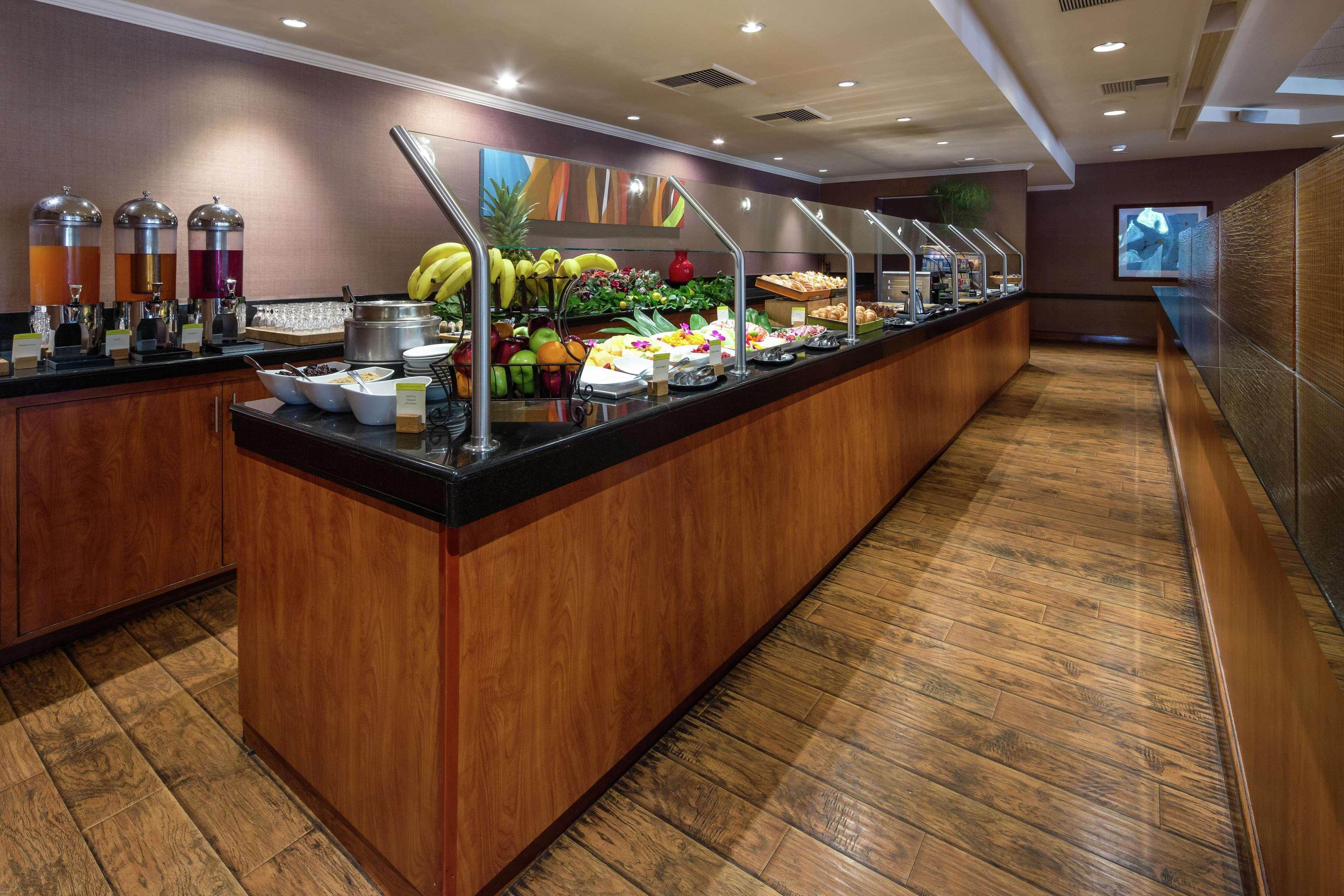 Hotel Doubletree By Hilton Carson Extérieur photo