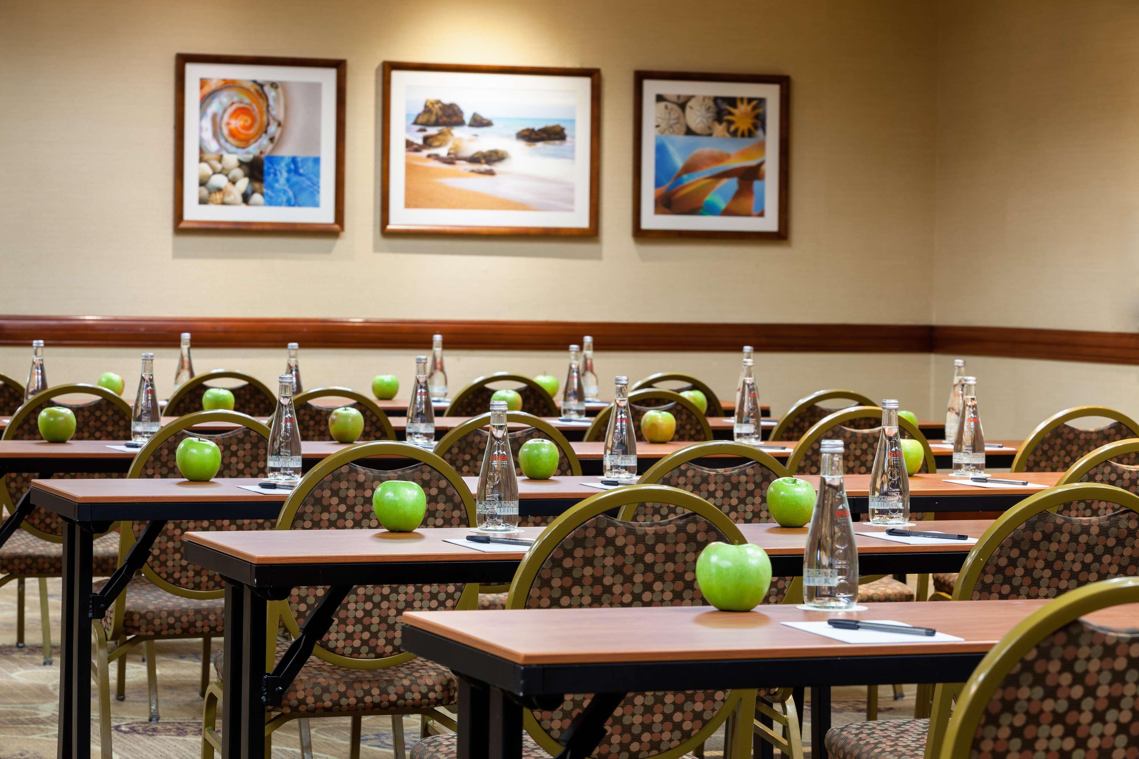 Hotel Doubletree By Hilton Carson Extérieur photo