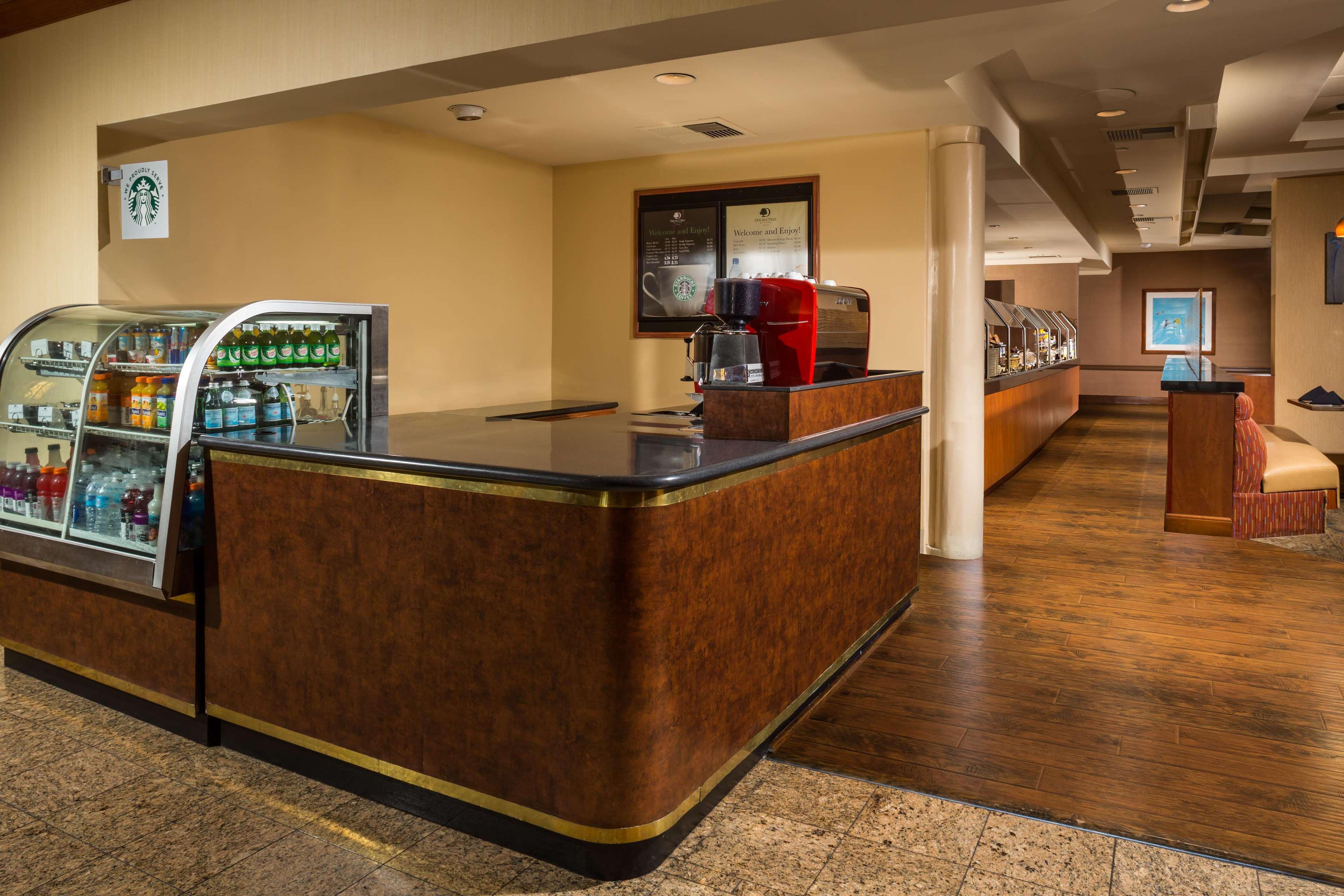Hotel Doubletree By Hilton Carson Extérieur photo