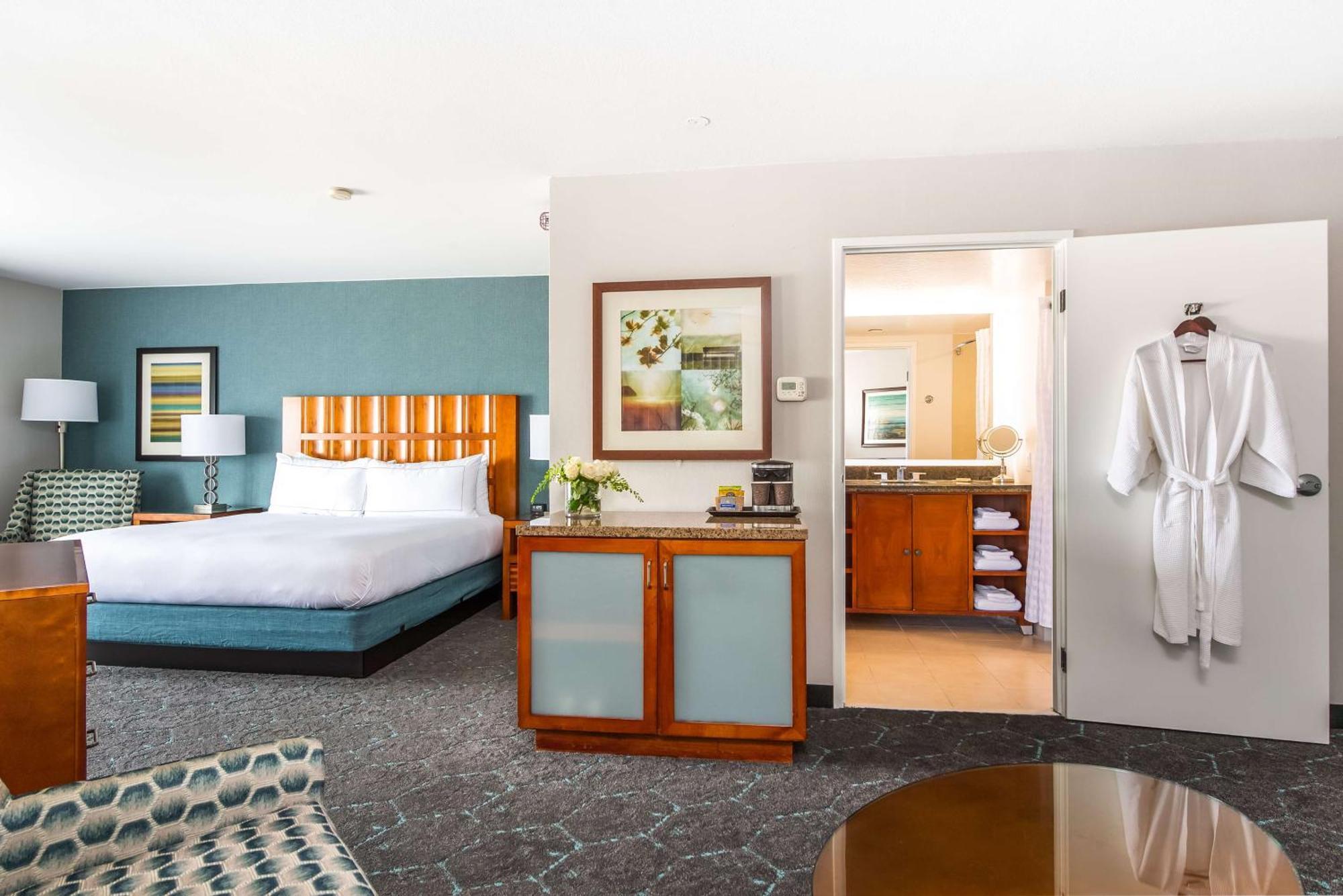 Hotel Doubletree By Hilton Carson Extérieur photo