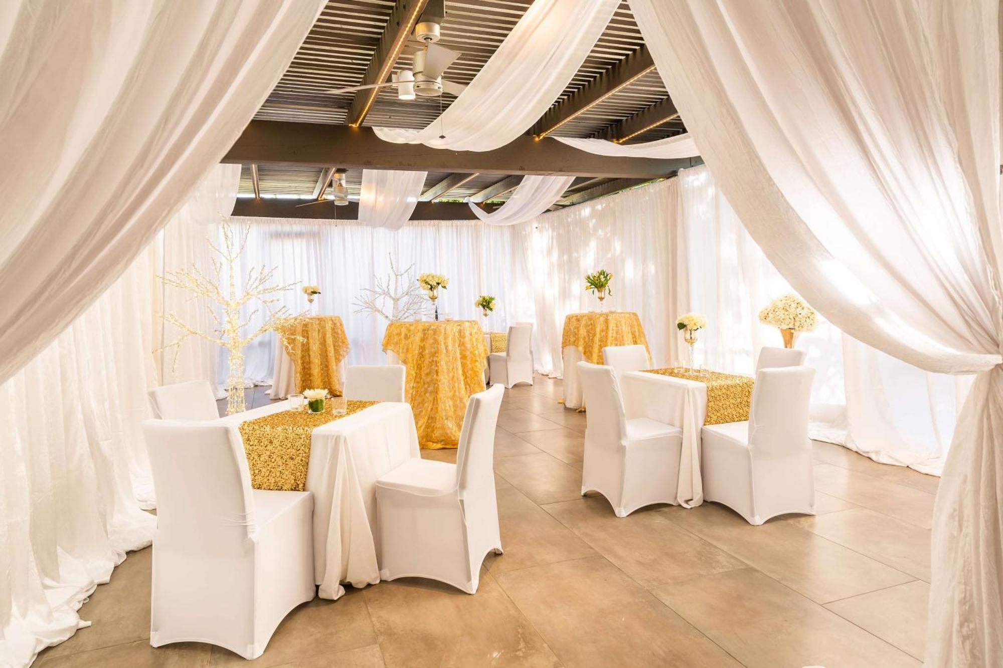 Hotel Doubletree By Hilton Carson Extérieur photo