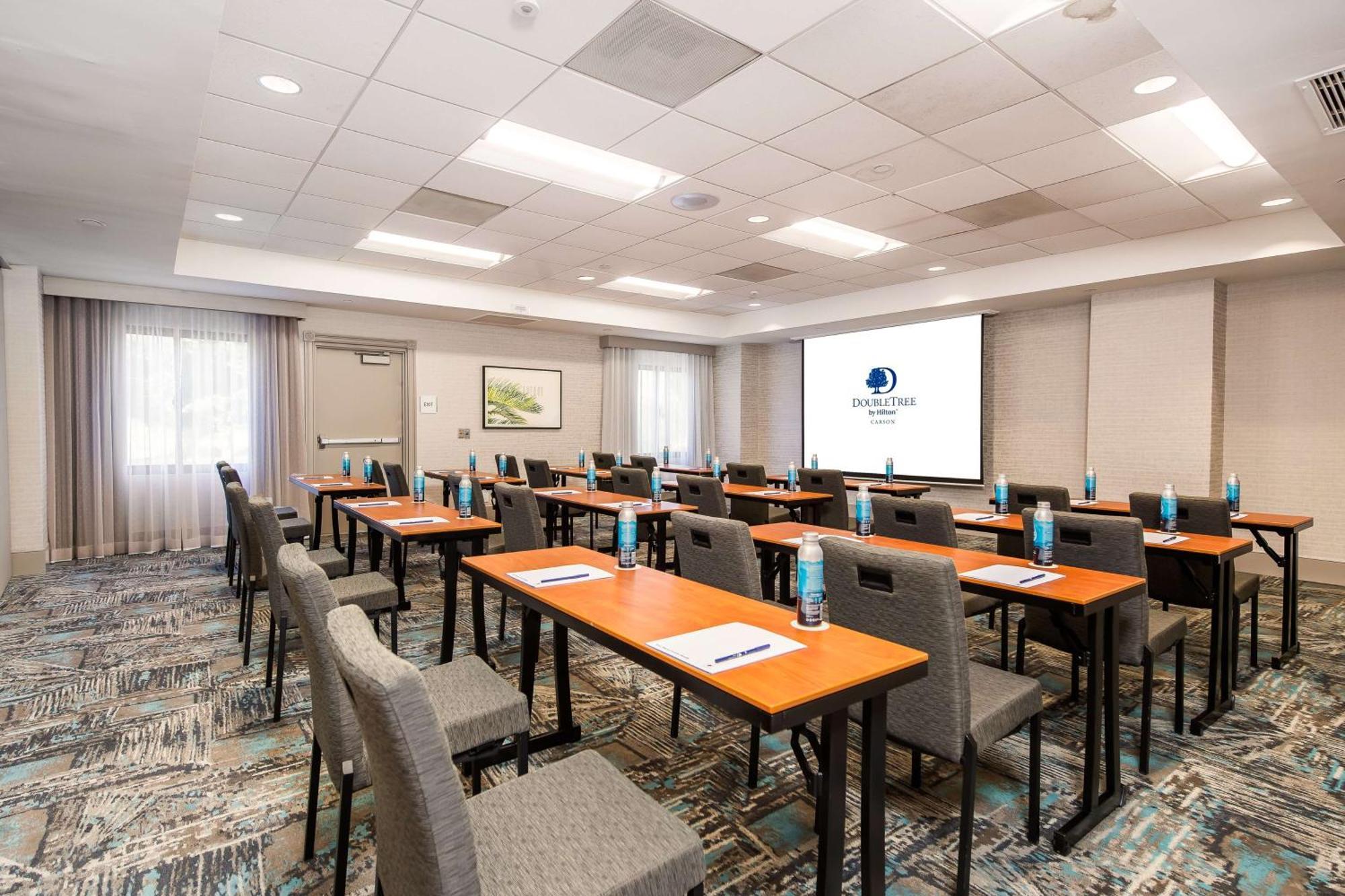 Hotel Doubletree By Hilton Carson Extérieur photo