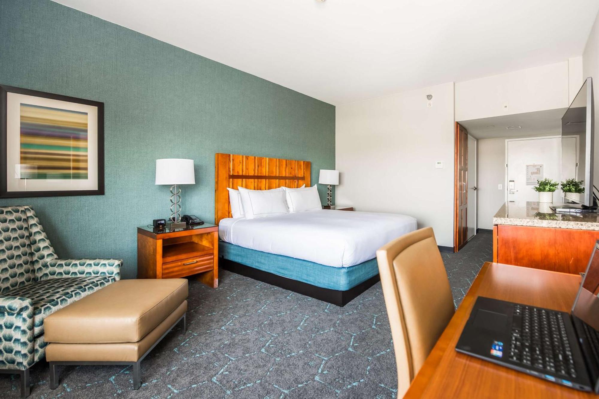 Hotel Doubletree By Hilton Carson Extérieur photo