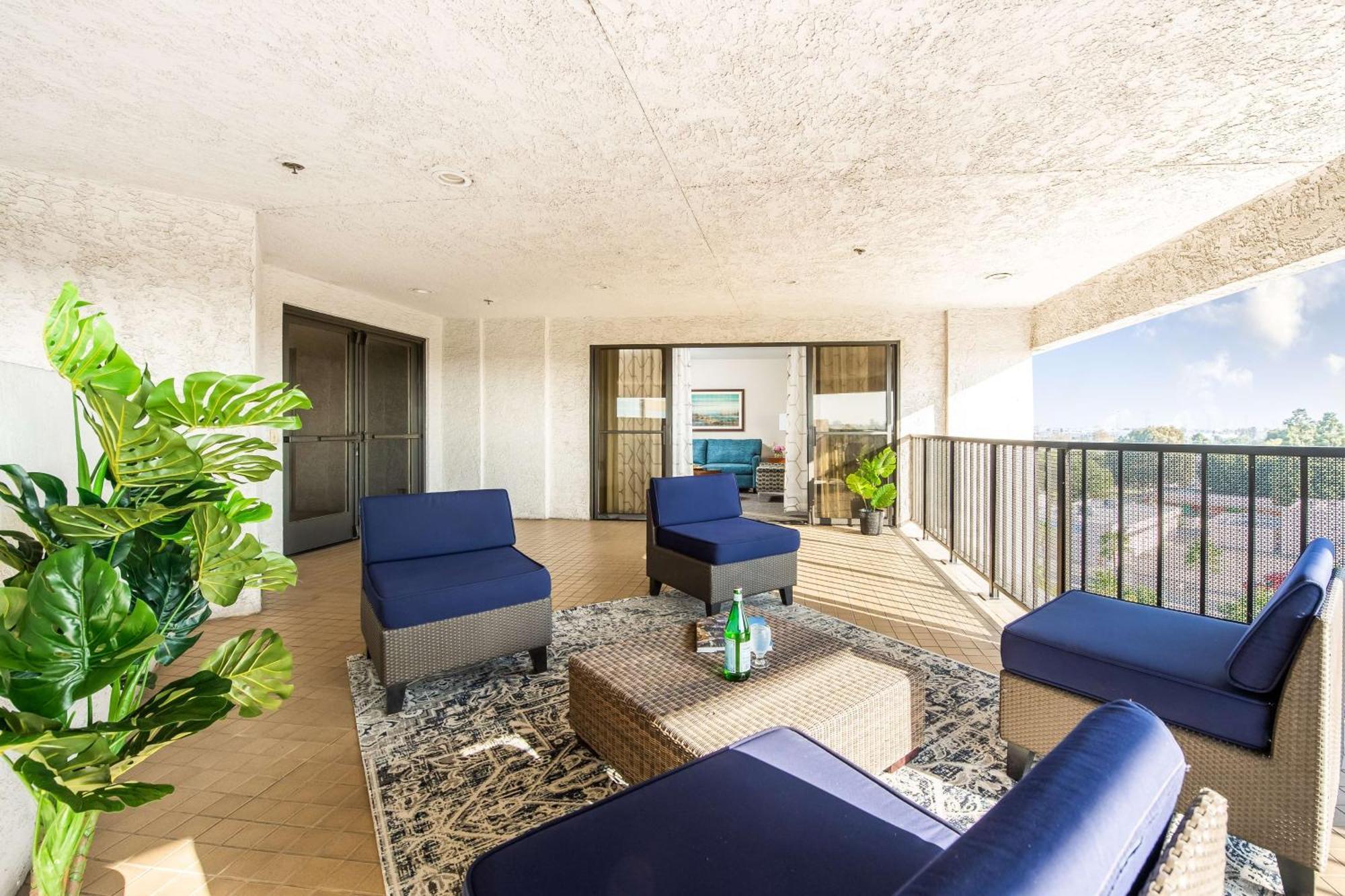 Hotel Doubletree By Hilton Carson Extérieur photo