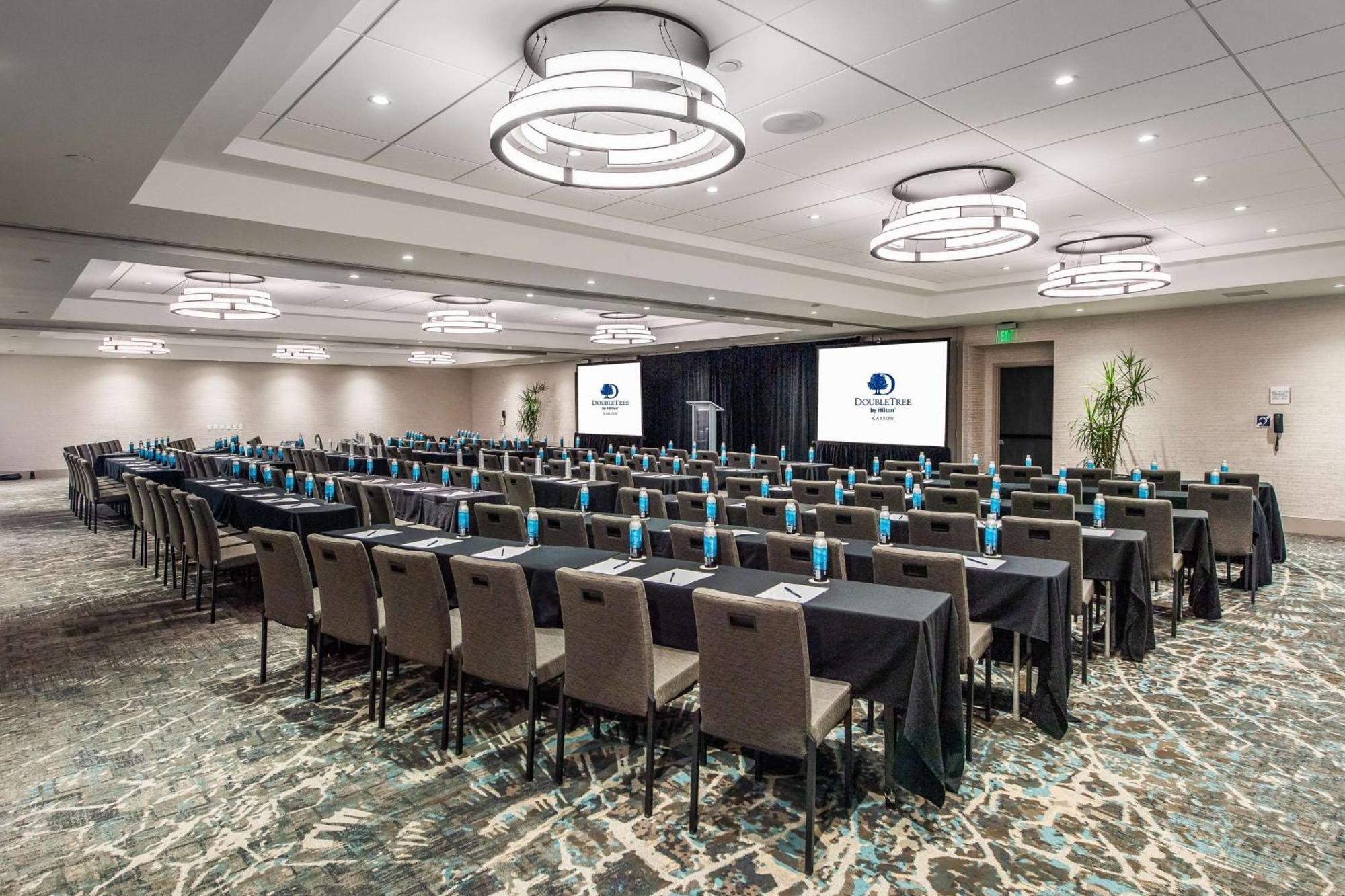Hotel Doubletree By Hilton Carson Extérieur photo