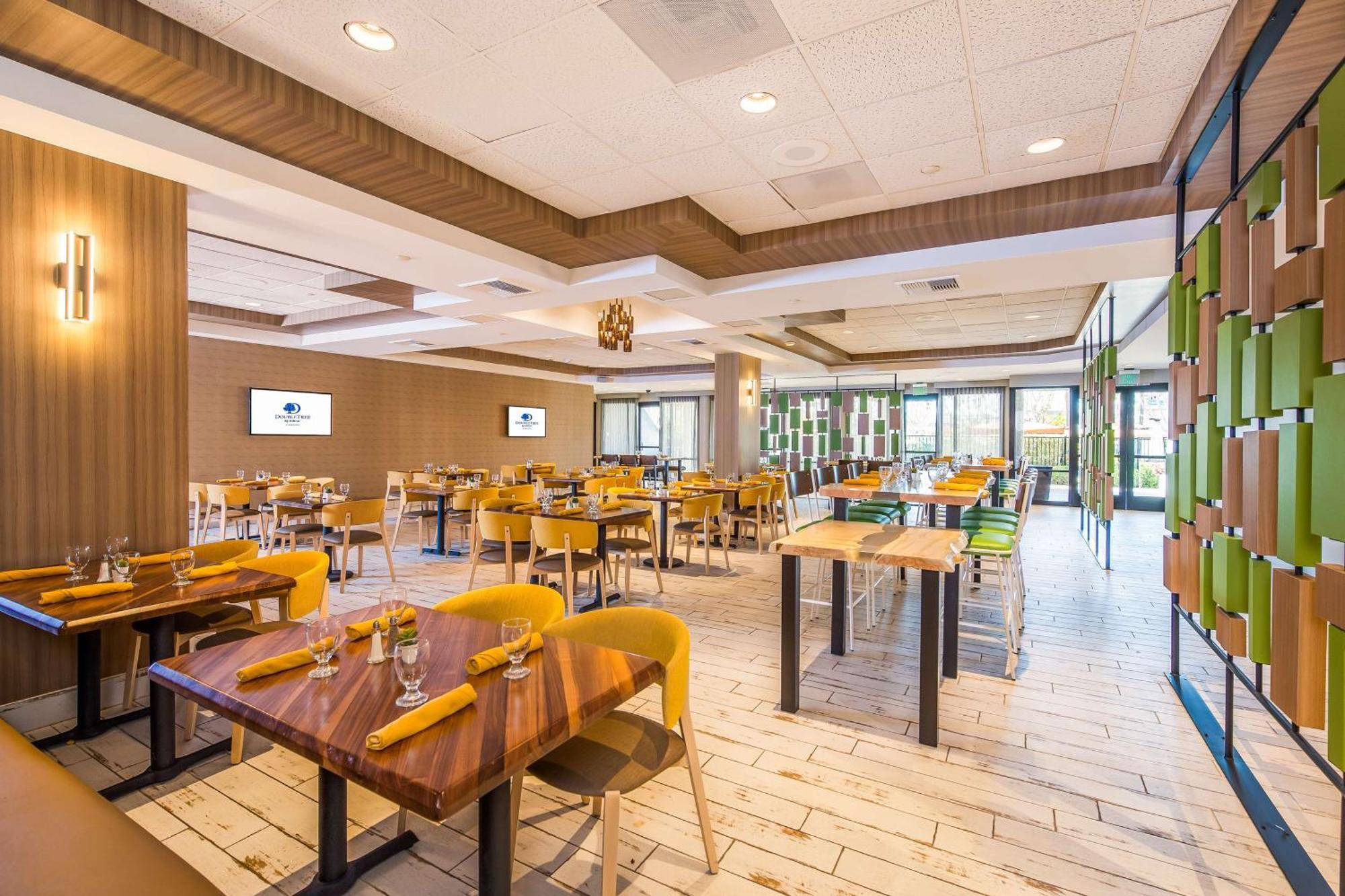 Hotel Doubletree By Hilton Carson Extérieur photo