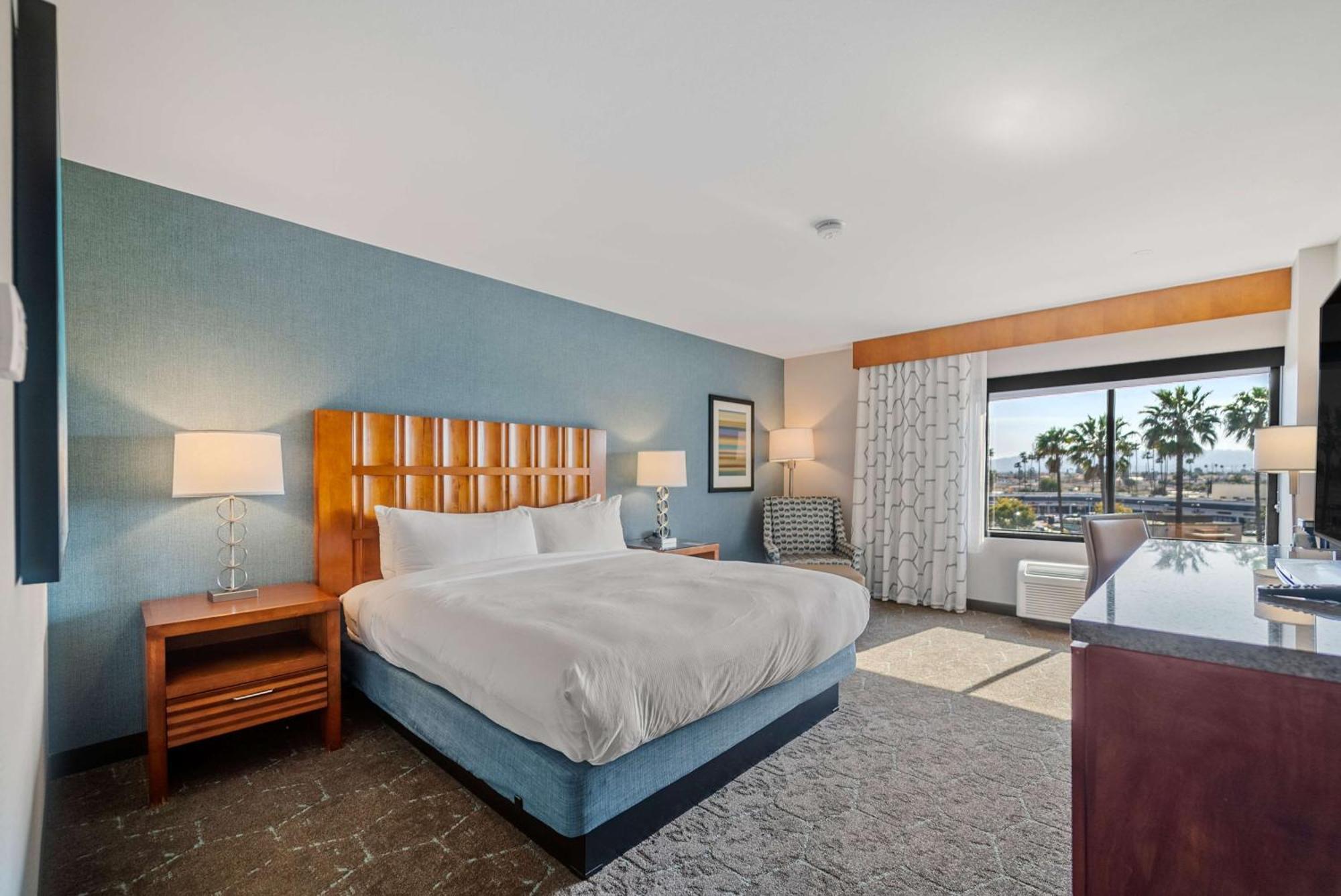 Hotel Doubletree By Hilton Carson Extérieur photo